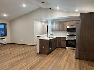 896 Kayson Pl #211, Altoona, WI 54720