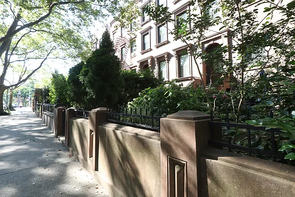 Rented by Douglas Elliman | media 28