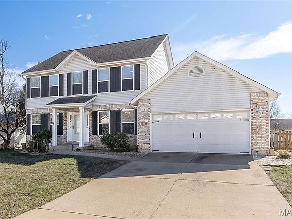 2nd image of 611 Bennington Dr