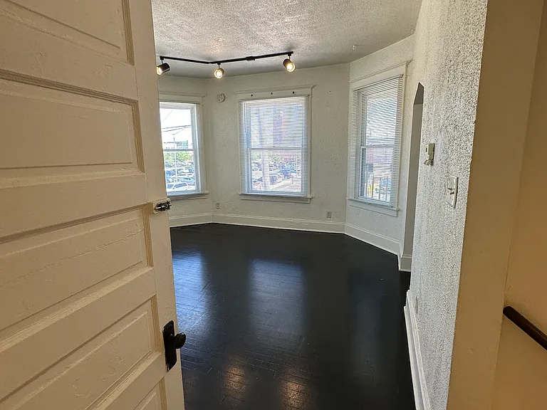 512 Chestnut St — Photo 3