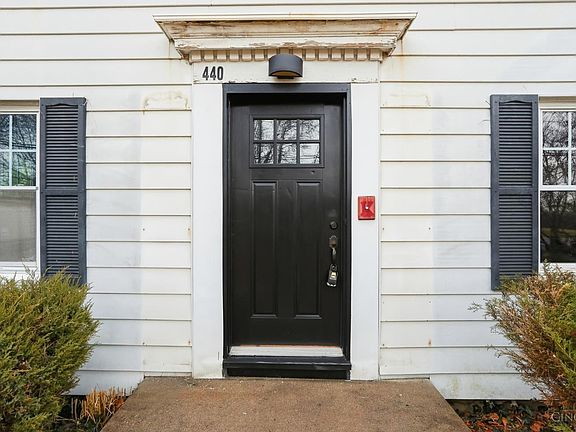 3rd image of 440 W Sharon Rd