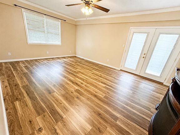 4th image of 192 Sandalwood Dr