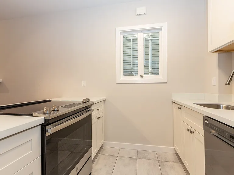 2140 Lyon St — Photo 21