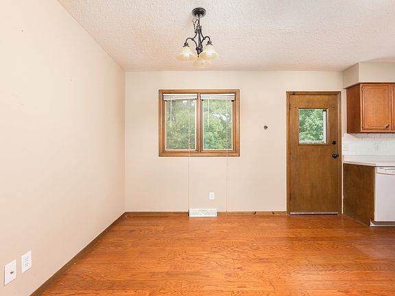 5th image of 3345 Sunny Hill Dr