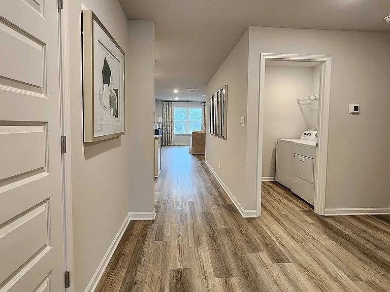 5225 Pinyon Dr — Photo 3