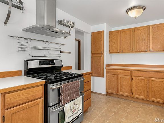 2nd image of 2223 177th Pl SW