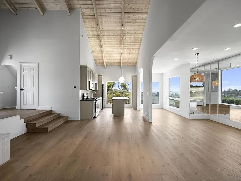 683 Marine View Ave — Photo 26