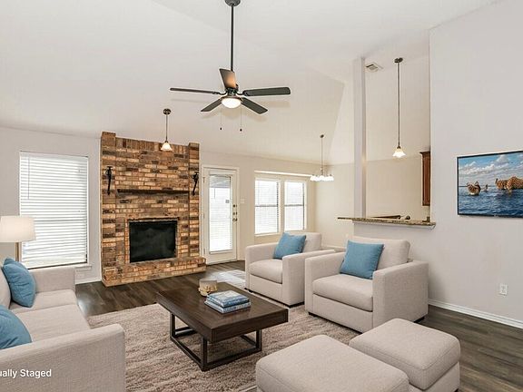 3rd image of 617 Parkview Dr