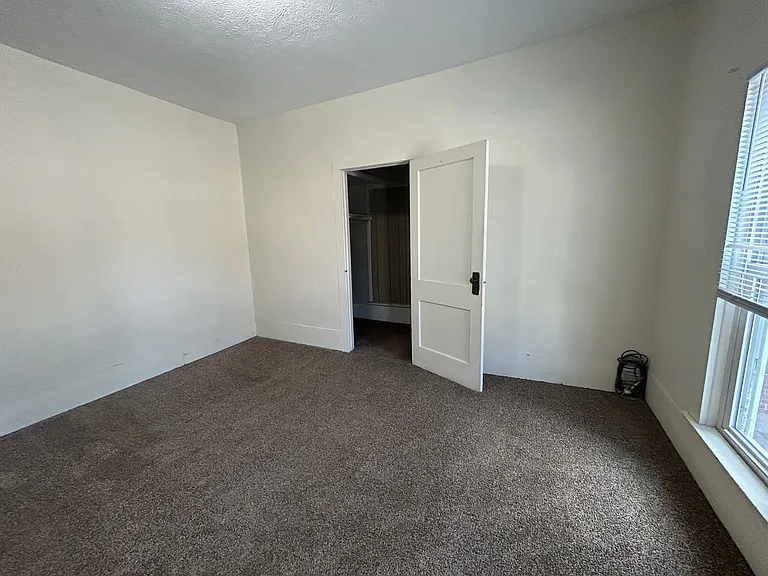 144 N Broad St — Photo 10