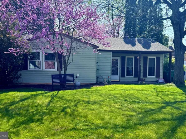 114 Heather Dr, Harrisburg, PA 17112