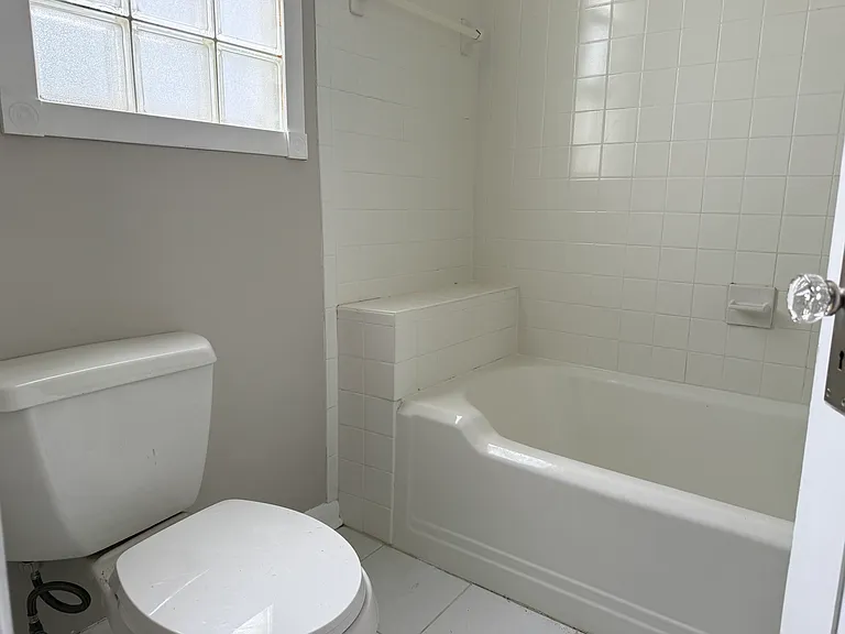 18403 Oakwood Ave — Photo 4