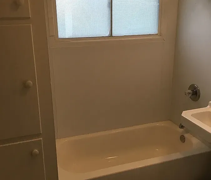 731 Worcester Ave — Photo 17