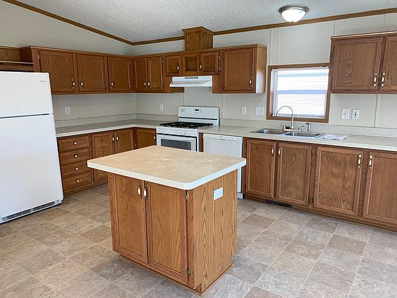 3rd image of 58177 Meadow Creek Blvd