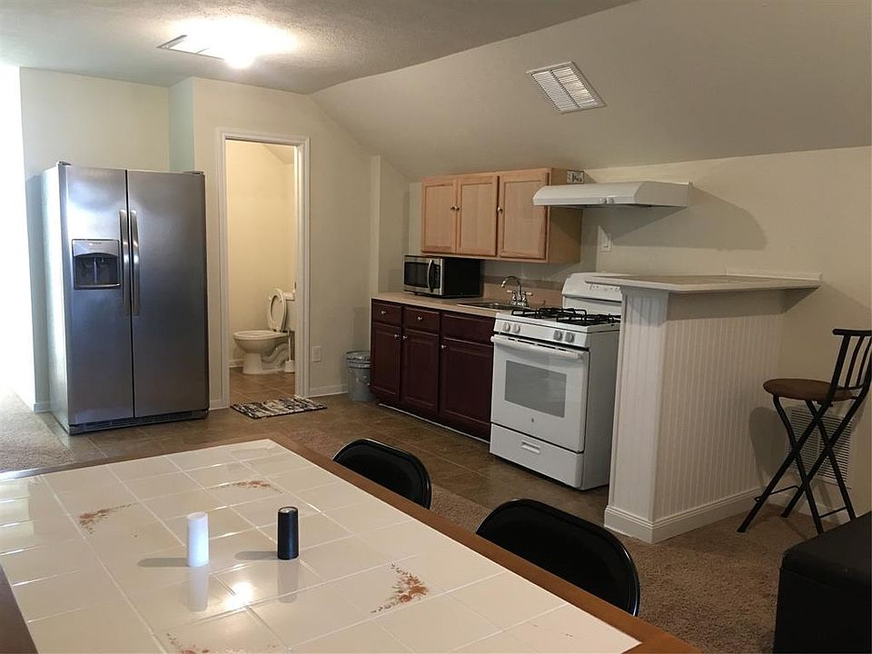 1st image of 2408 Quartzsite St