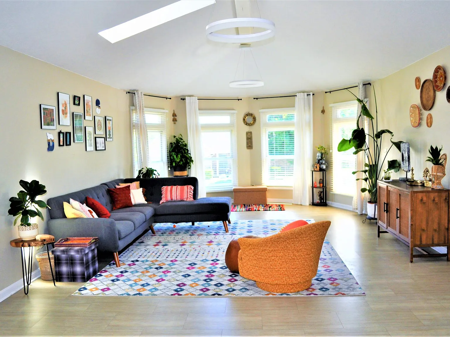4 bed, 2830 sqft, $2,250 — Photo 2