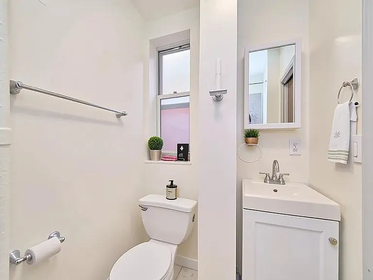 106 Norfolk St #16 — Photo 4
