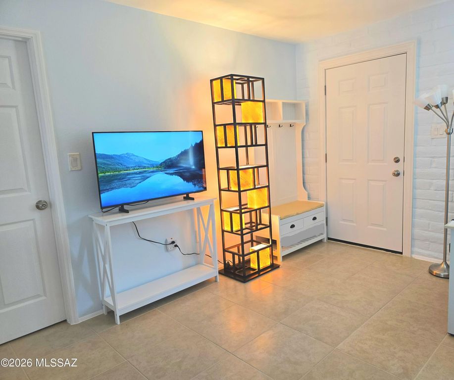 210 W Camino Alameda, Green Valley, AZ - More