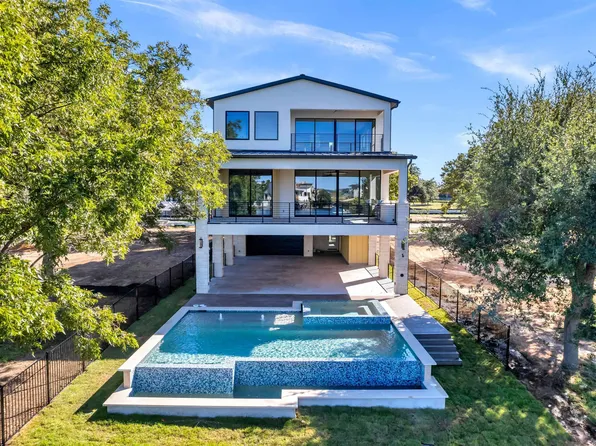 525 Lake Street Street, Kingsland, TX 78639