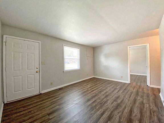 2nd image of 811A Golfview Pl Unit A