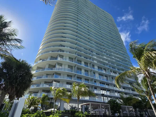 2411 Laguna Cir, Miami, FL