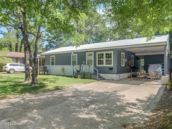 1302 12th St, Pascagoula, MS 39567