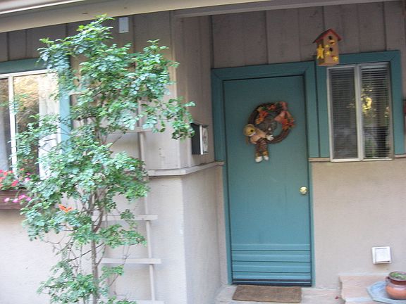 3rd image of 2735 Las Encinas Rd