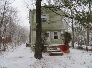 31 Harvard Trl, Hopatcong, NJ 07843