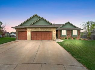 3235 N Lake Ridge Ct, Wichita, KS 67205