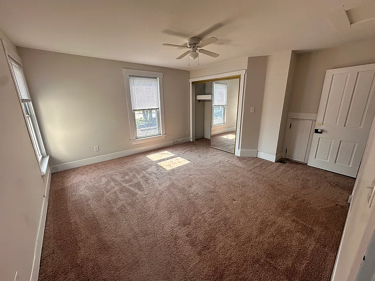 321 Linden St — Photo 9