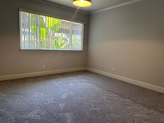4th image of 8541 Villa La Jolla Dr APT E