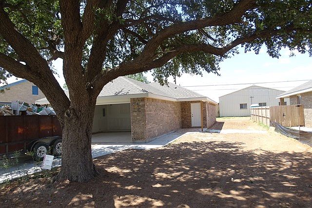 1st image of 412 Dobbs Ave