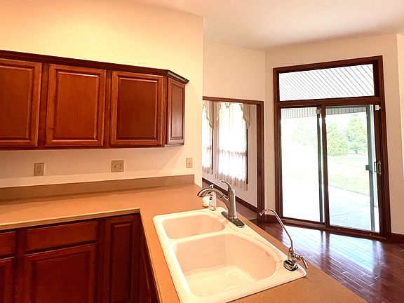 5th image of 15620 Brookfield Hts