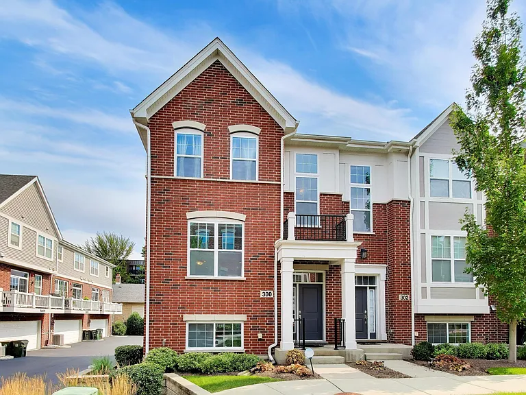 300 Capulina Ct — Photo 1
