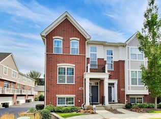 300 Capulina Ct, Morton Grove, IL 60053