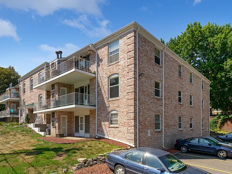 The 31st Street Apartments — Photo 3