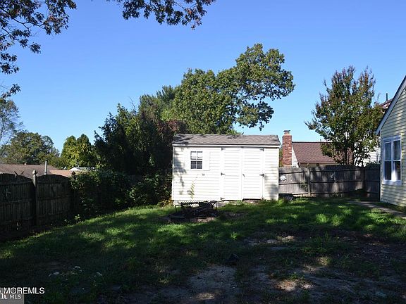 5th image of 99 Village Drive