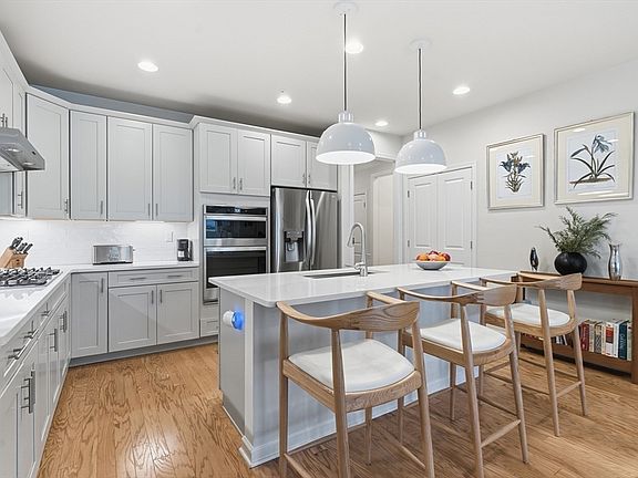 3rd image of 114 Orchard Dr #8