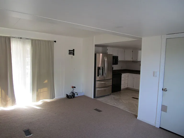 6760 SE Canyon Rd — Photo 4