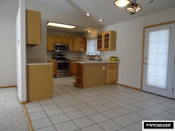 4th image of 237 Sunflower Ln