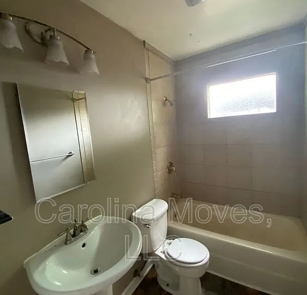 808 N Main St — Photo 8