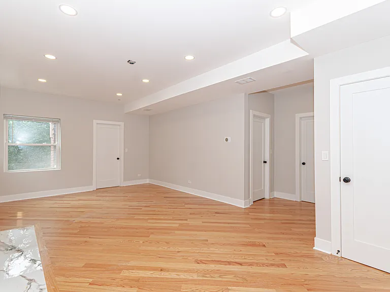 1450 W Fargo Ave #2F — Photo 18