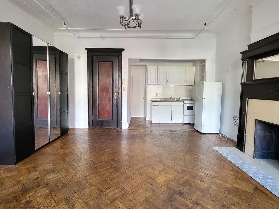 2nd image of 128 W 120th St APT 3