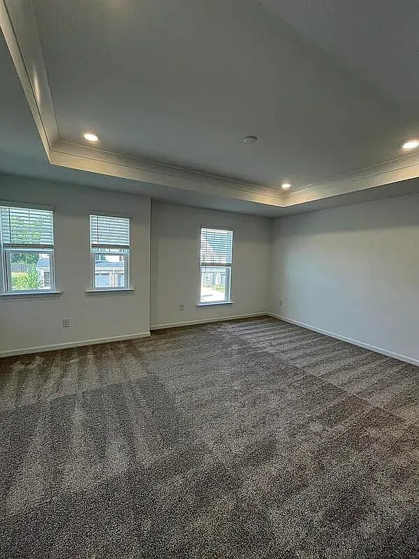 3 bed, 2.5 bath, 1487 sqft, $1,960 — Photo 2