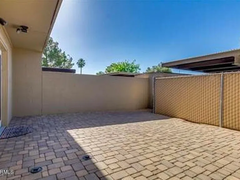 1728 E Ellis Dr — Photo 8