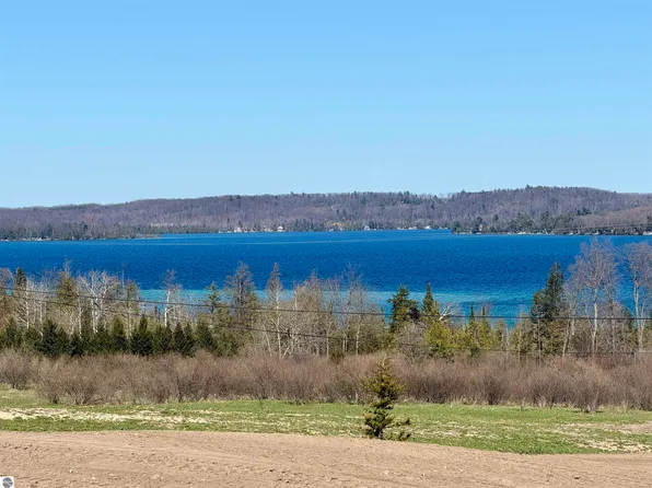 9088-C Aurora Vista Trl, Williamsburg, MI 49690