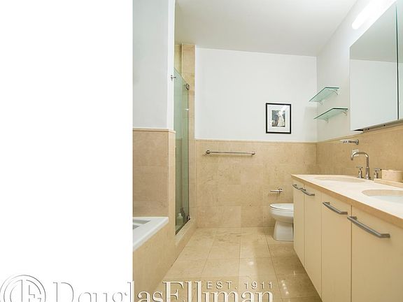 5th image of 120 E 29th St APT 6C