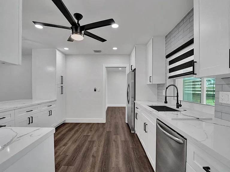 5011 Buchanan St — Photo 23