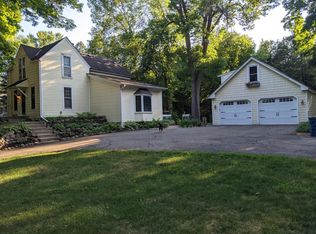 4748 Vine Hill Rd, Excelsior, MN 55331