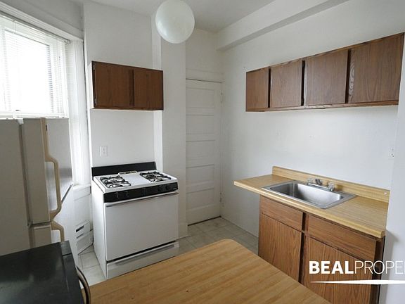 5th image of 438 W Belden Ave APT 15