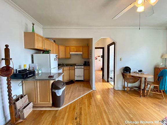 2nd image of 748 W Webster Ave #319